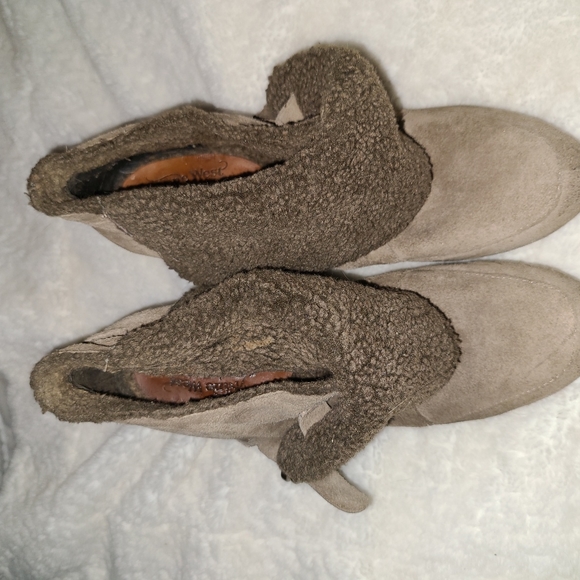 Nine West Size 10 Tan Suede Leather Ankle Booties - Picture 2 of 6